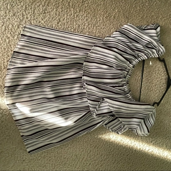 Women’s top - Picture 2 of 2